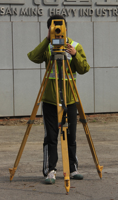 工程测量在祺鹏建设中的关键作用与卓越实践